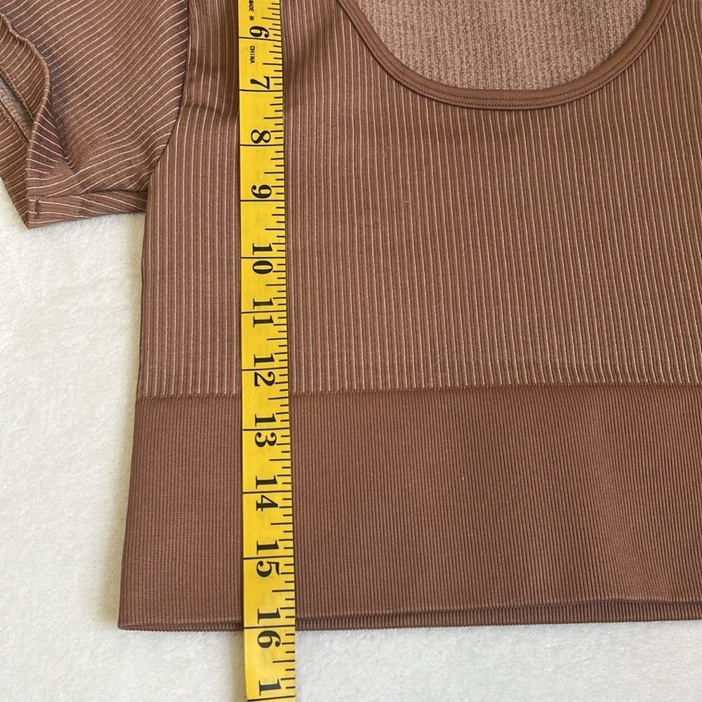Offline by Aerie Women’s Ribbed Crop Top Size Large - Picture 6 of 6